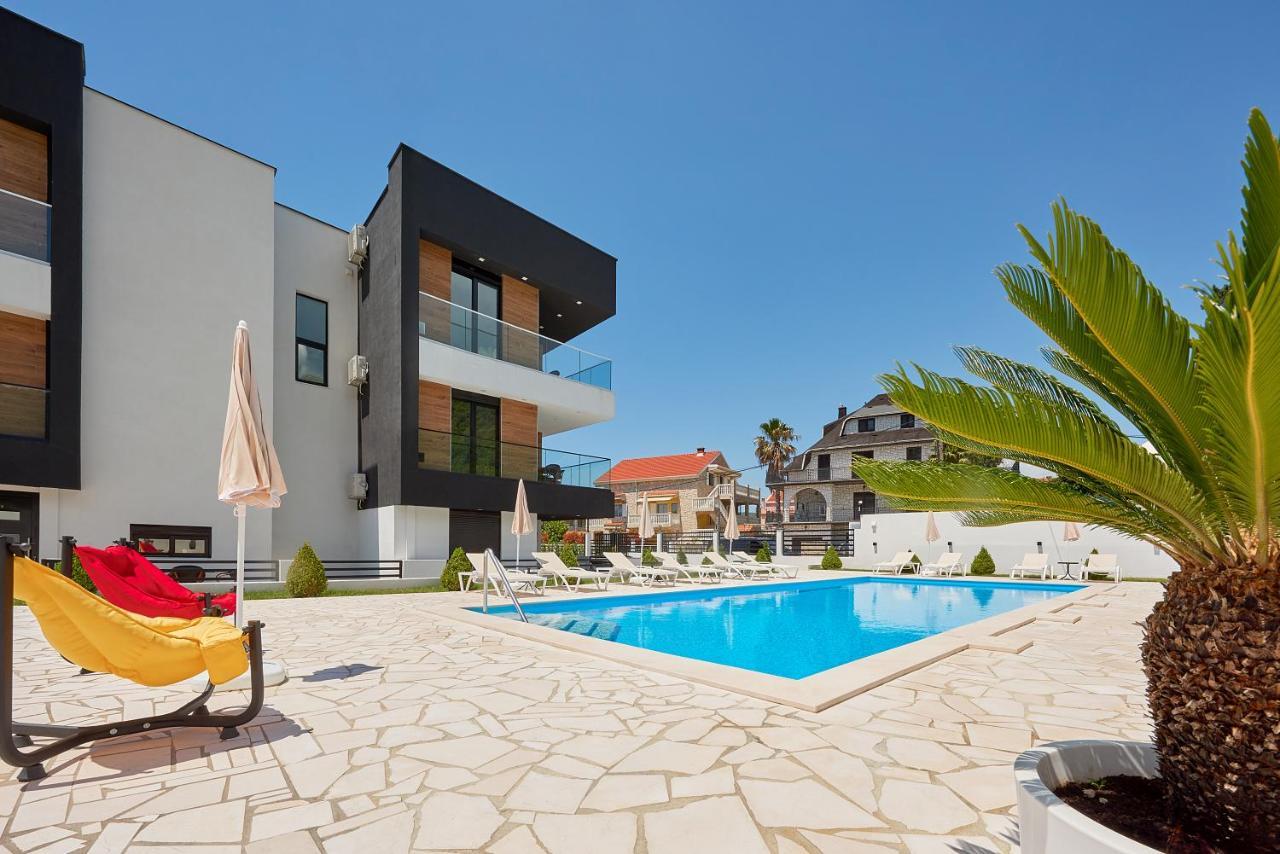 Georgiy Lux Apartments Lastva Grbaljska Buitenkant foto