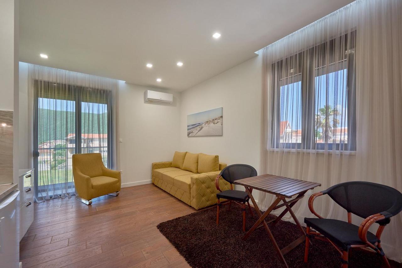 Georgiy Lux Apartments Lastva Grbaljska Buitenkant foto